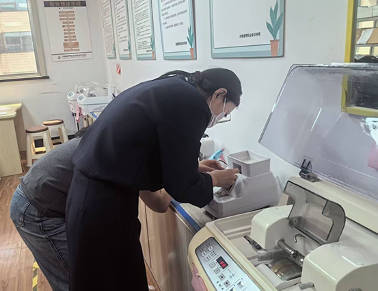 眼镜定配工职业及证书报考：你了解多少？